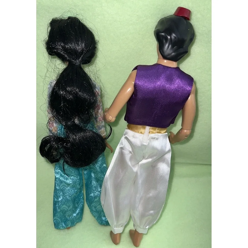 Jasmine & Aladdin Disney Store Original Dolls(6/b58)